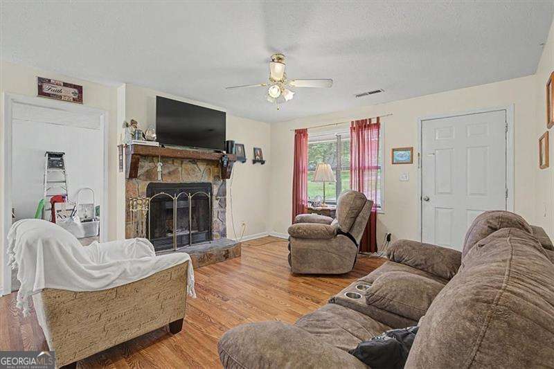100 Willow DR