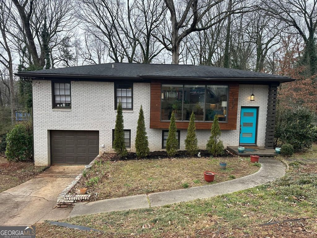 Photo of 2573 Crestdale Circle SE, Atlanta, GA 30316 (MLS # 10680367)