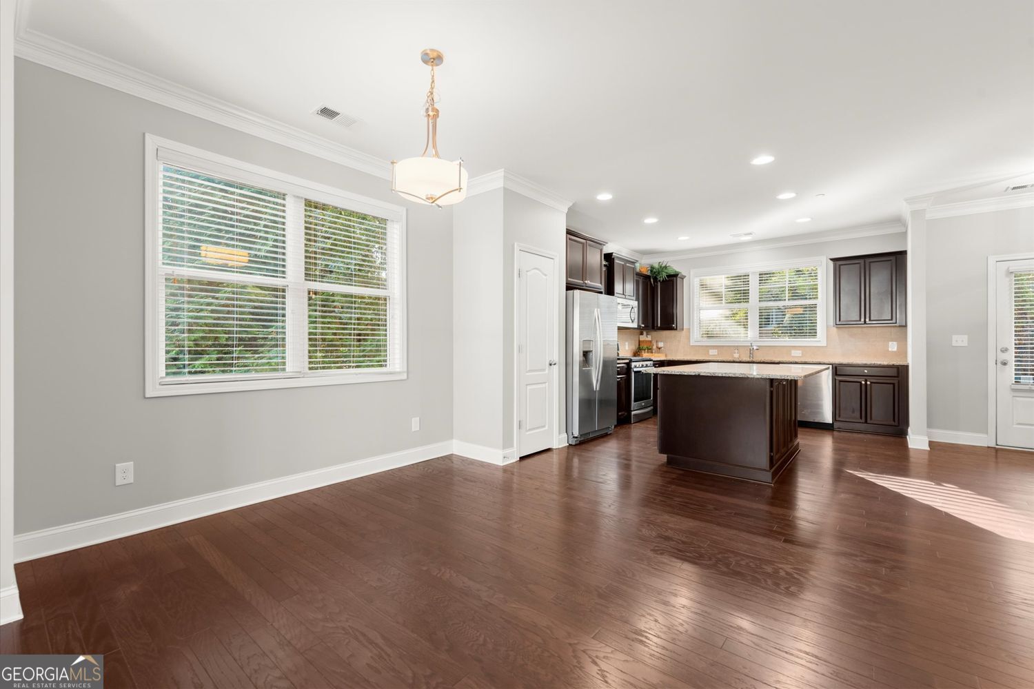 Smyrna, Georgia 30082, United States, 2 Bedrooms Bedrooms, ,4 BathroomsBathrooms,Residential,Active,223788