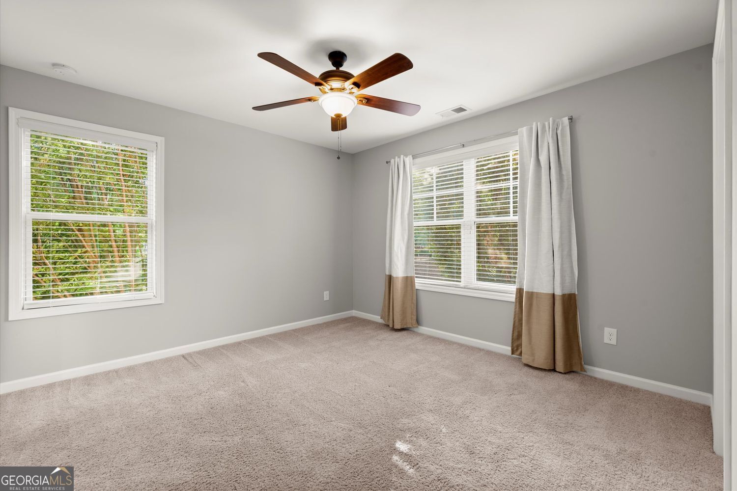 Smyrna, Georgia 30082, United States, 2 Bedrooms Bedrooms, ,4 BathroomsBathrooms,Residential,Active,223788