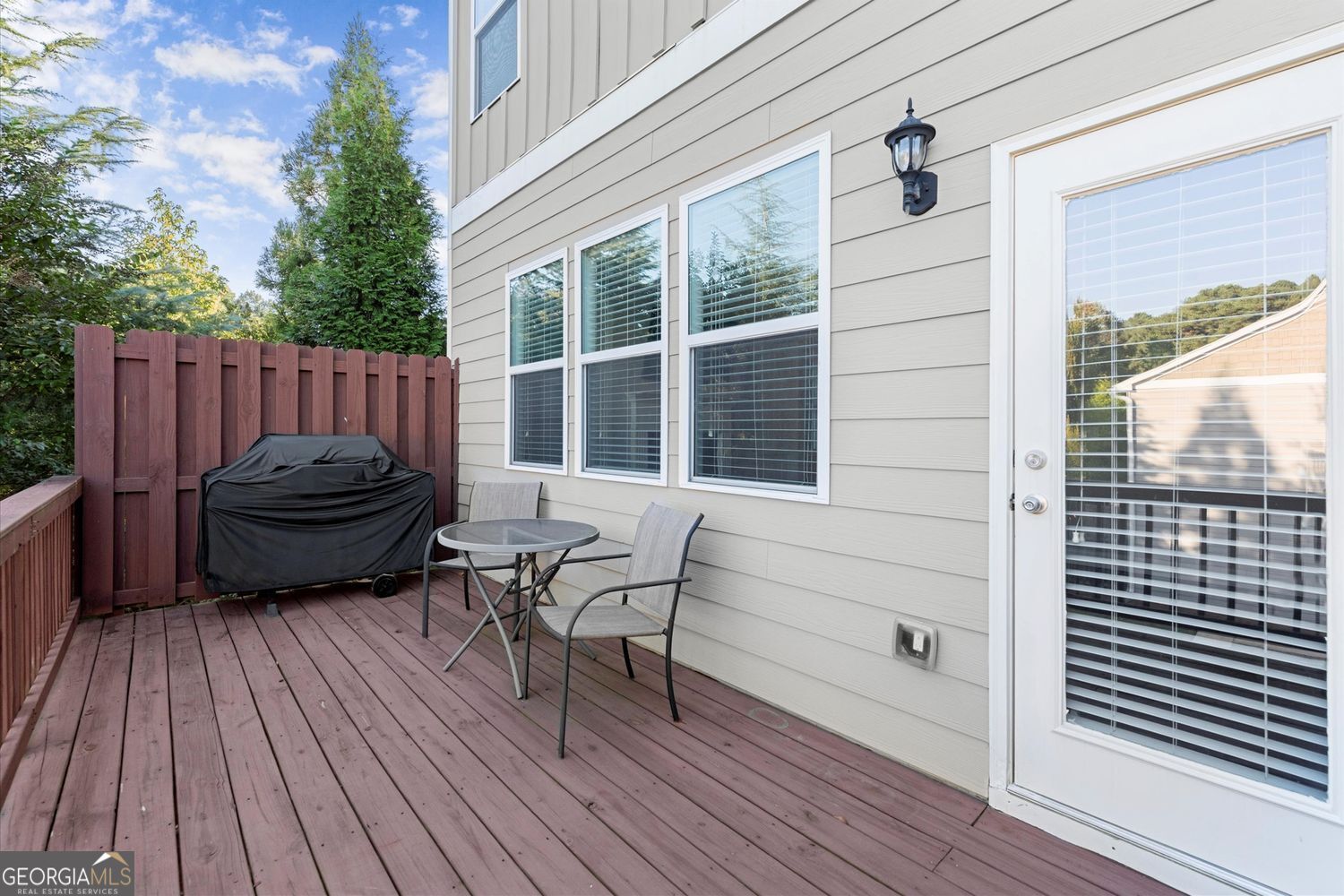 Smyrna, Georgia 30082, United States, 2 Bedrooms Bedrooms, ,4 BathroomsBathrooms,Residential,Active,223788