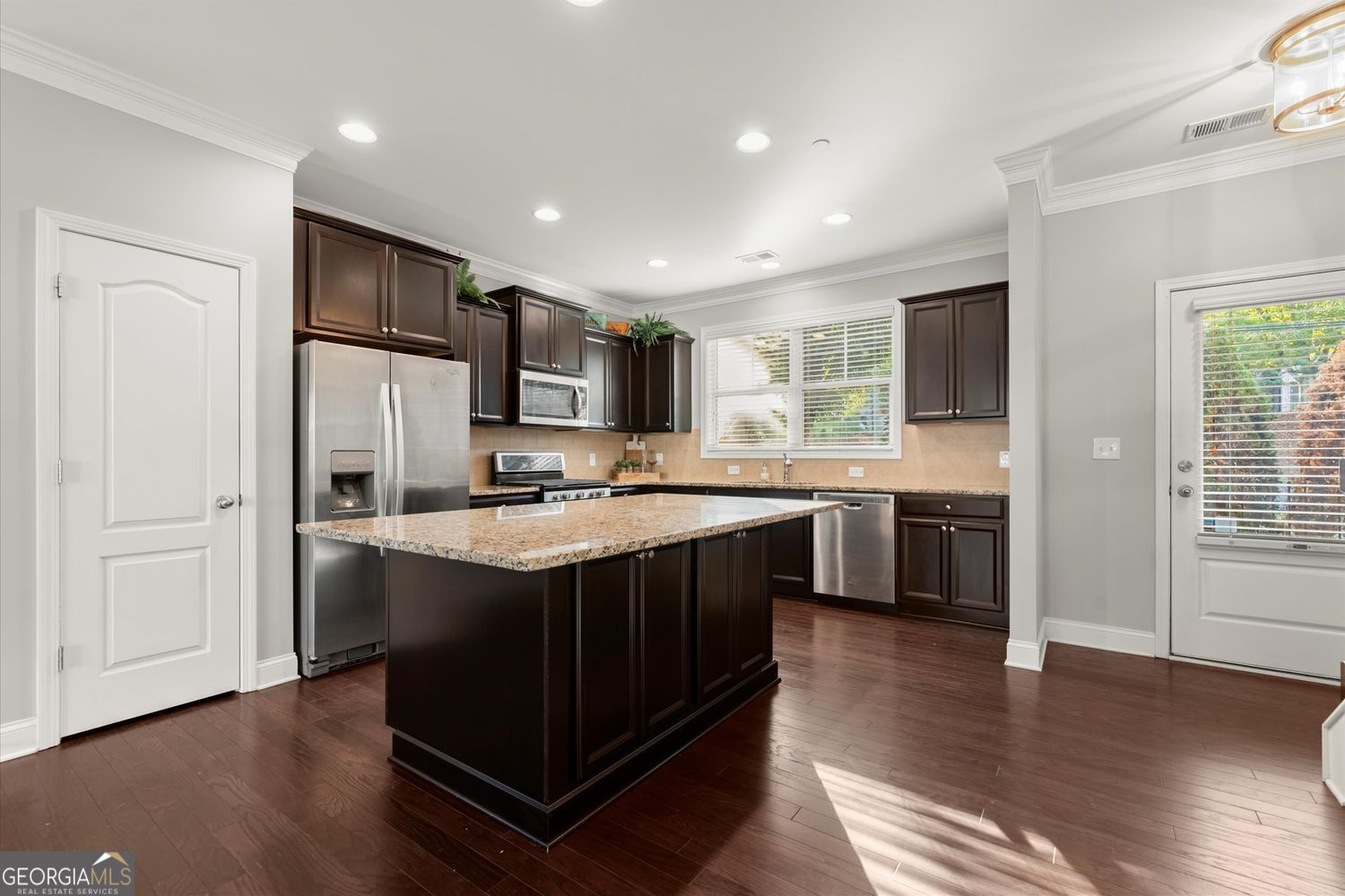 273 Aventine LN