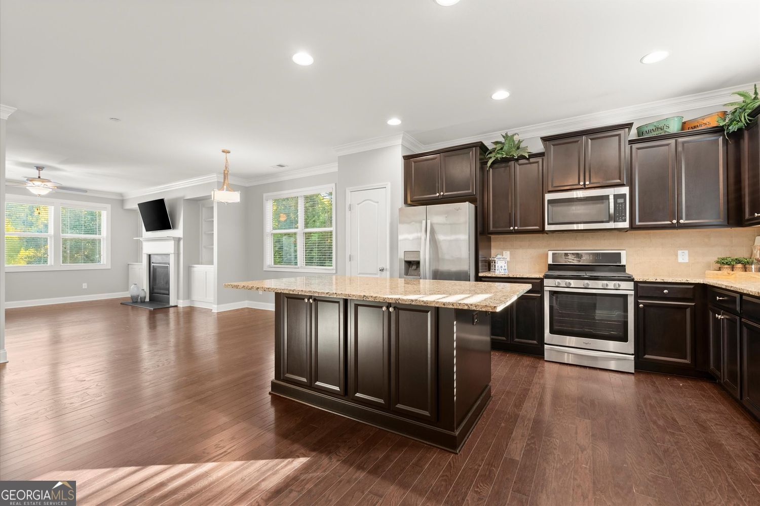 273 Aventine LN