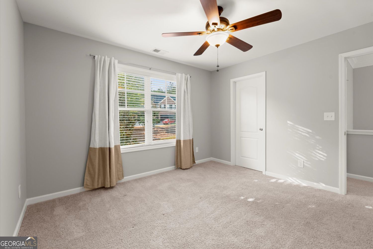 Smyrna, Georgia 30082, United States, 2 Bedrooms Bedrooms, ,4 BathroomsBathrooms,Residential,Active,223788