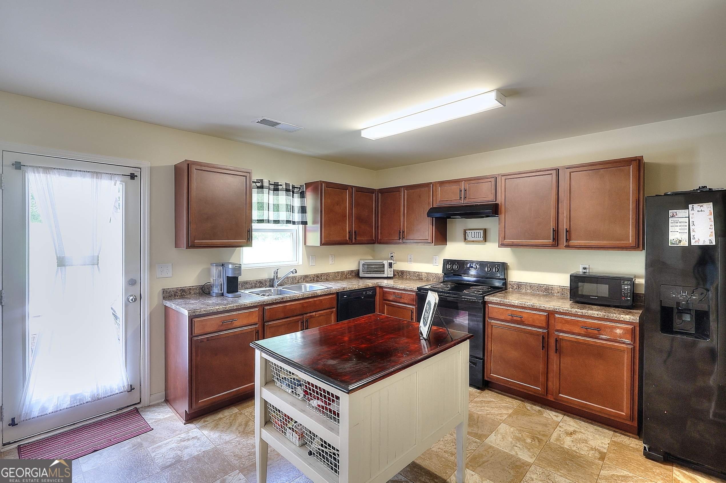 225 Blueberry Hills CT