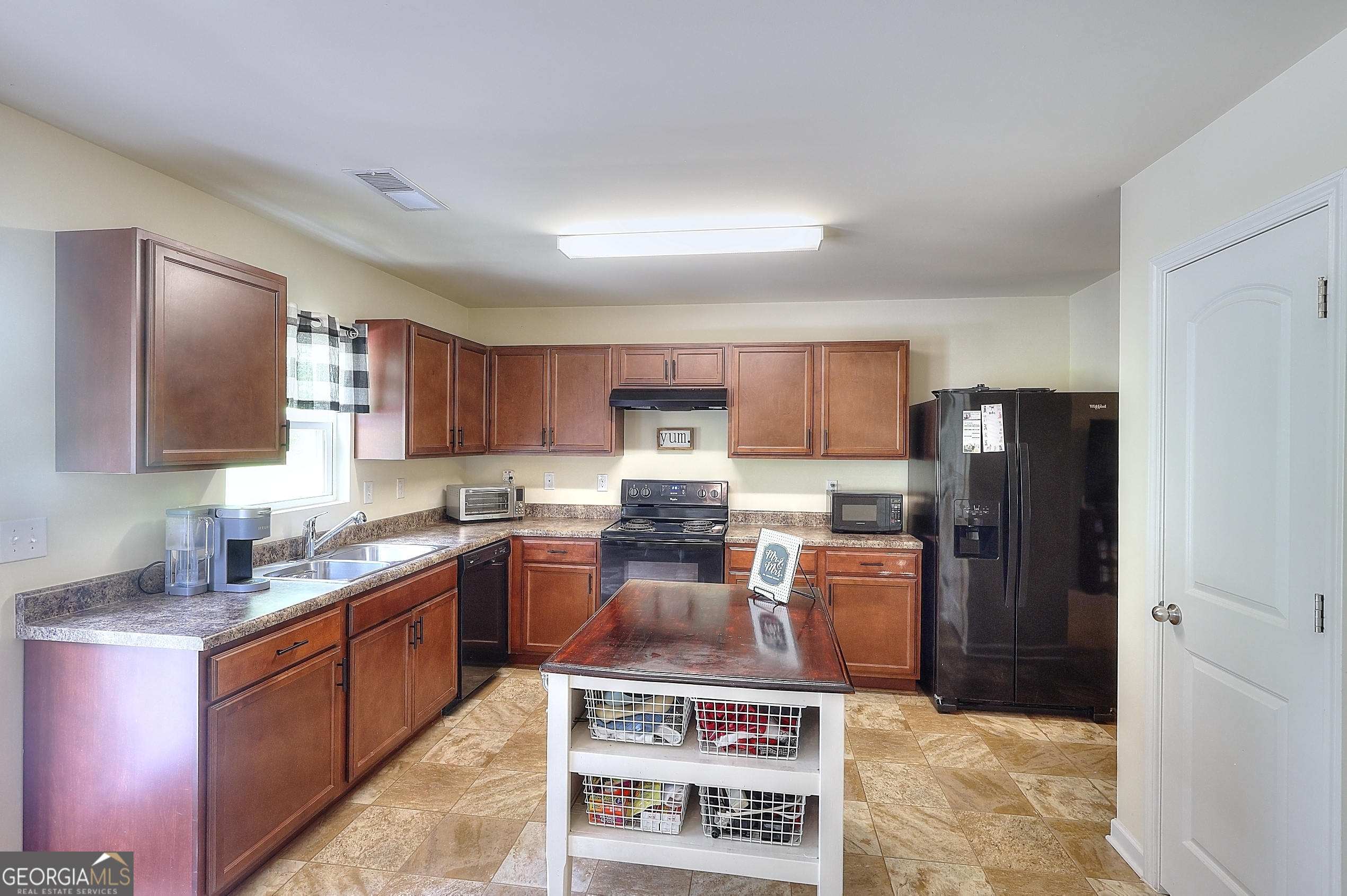 225 Blueberry Hills CT