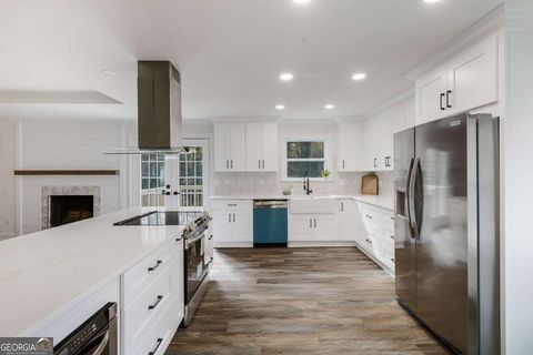 Photo of 2919 Manitoba Lane, Marietta, GA 30062 (MLS # 10641599)