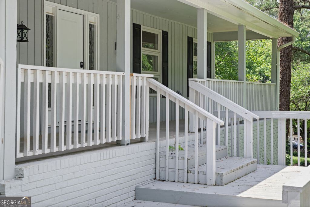 Photo of 1020 Fairfield Court NE, Marietta, GA 30068 (MLS # 10790955)
