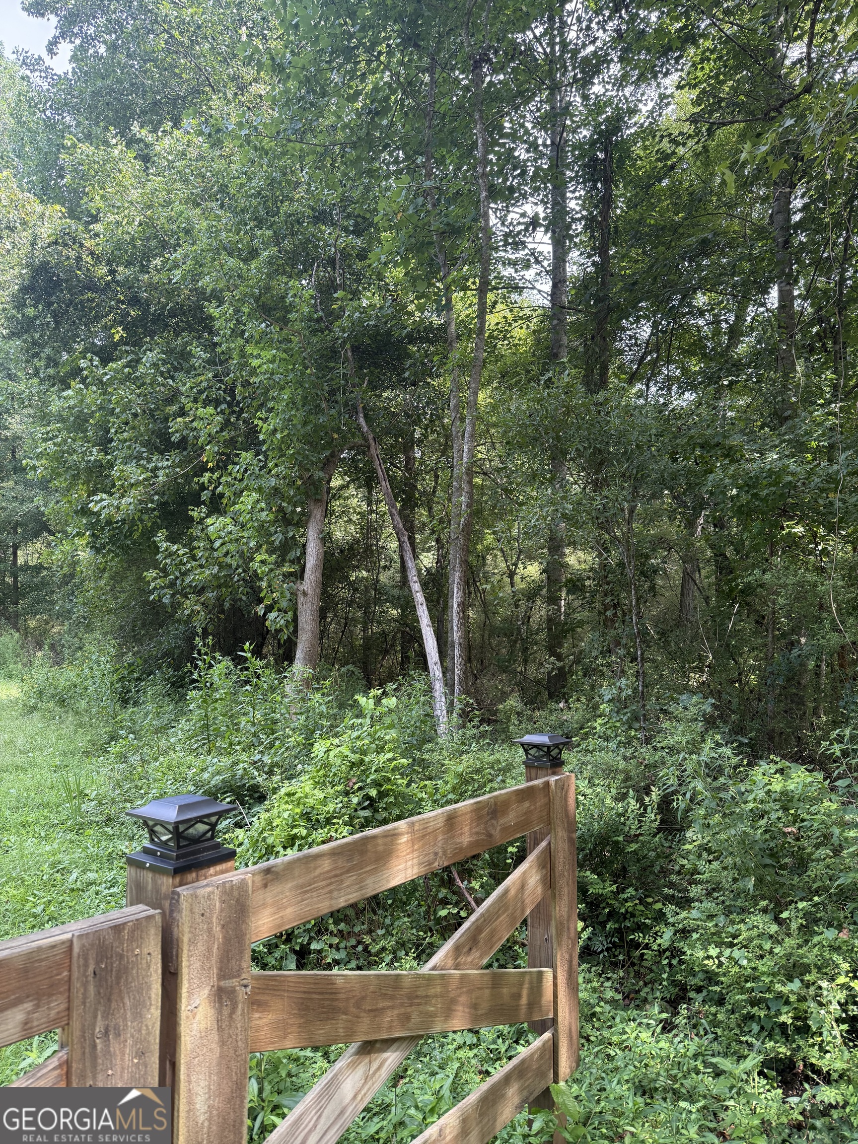 Cul-de-sac lot ready for you to build. Parcel #047C010046 is also available to purchase with this lot. They are location next to each other.
