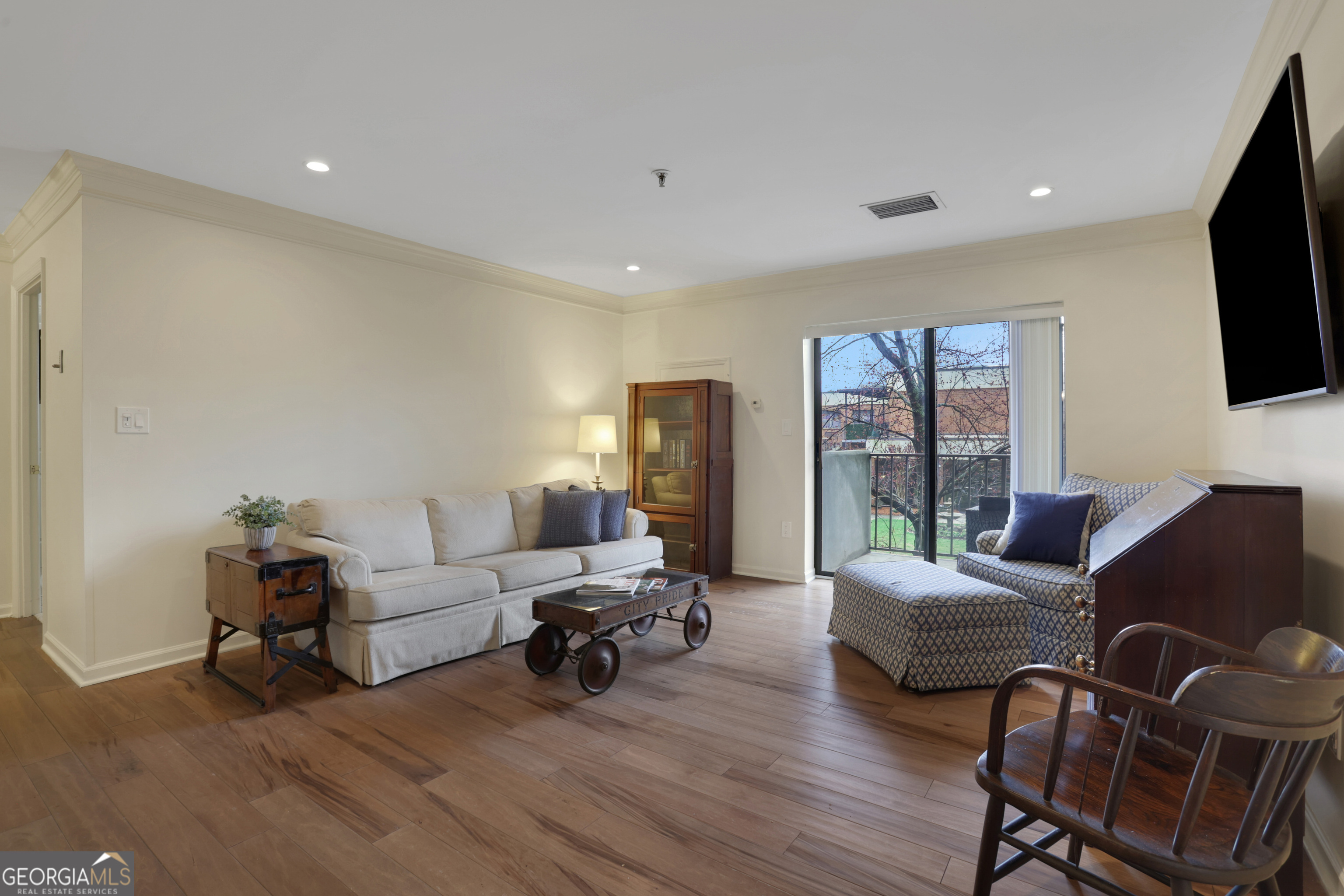 300 Johnson Ferry RD NE B206