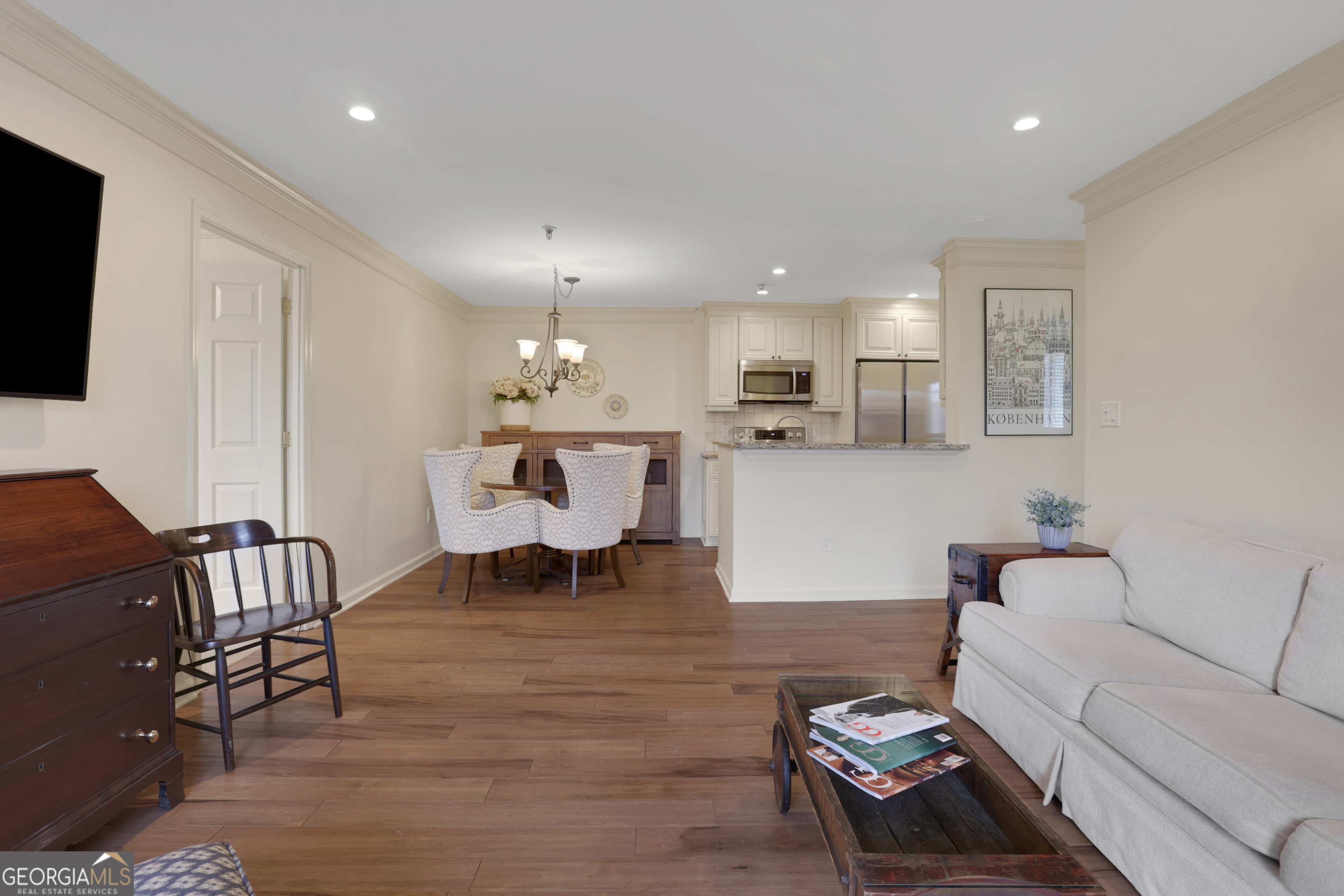 300 Johnson Ferry RD NE B206