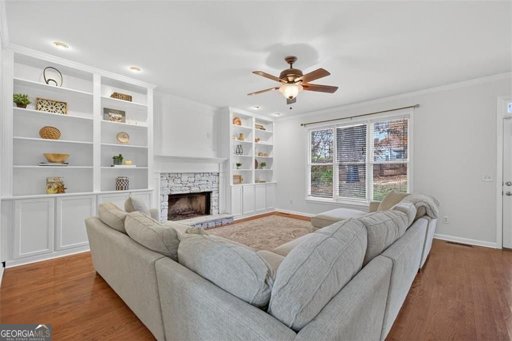 2592 White Aster LN
