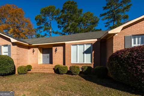 A home in Fort Valley