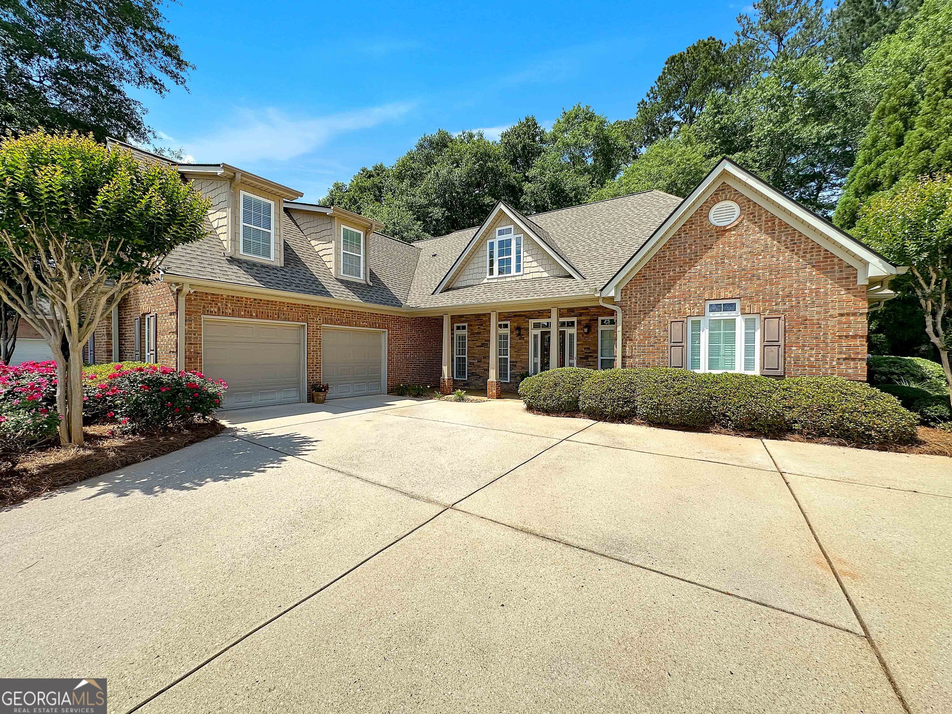211 English Oaks LN