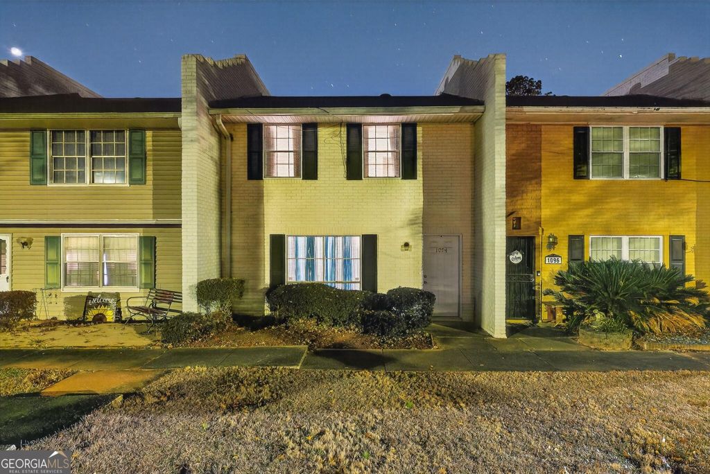 Photo of 1094 Eastview Circle NE, Conyers, GA 30012 (MLS # 10666568)