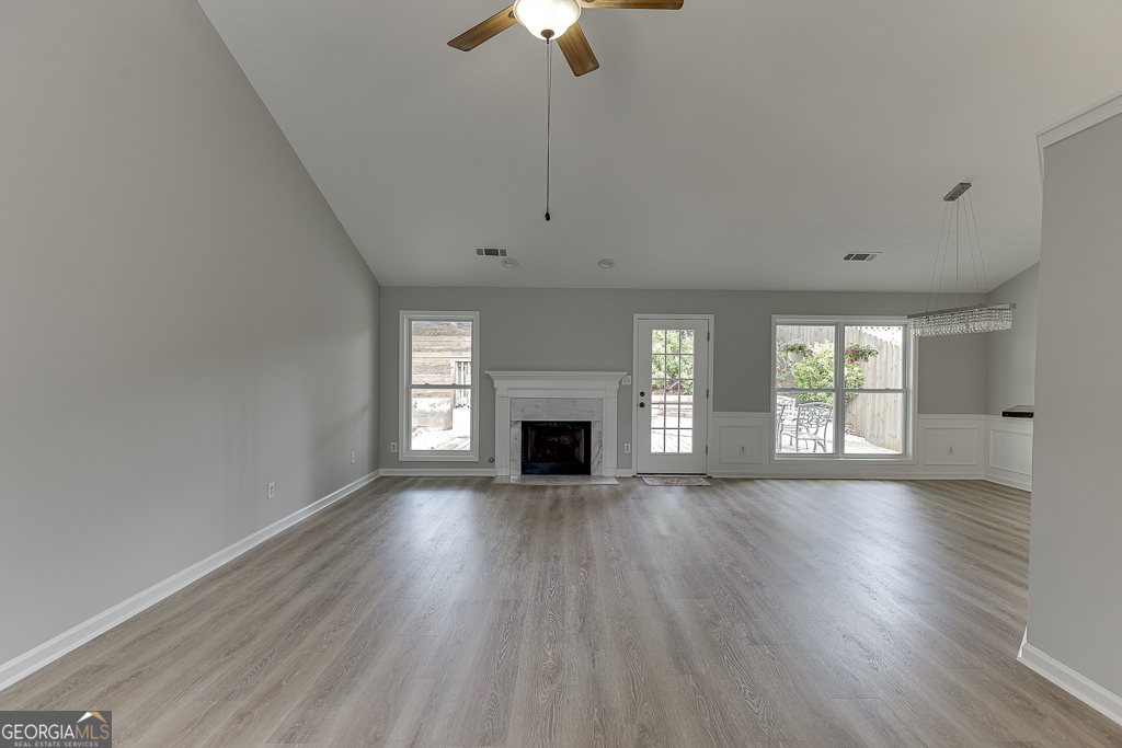 2420 Walnut Grove WAY