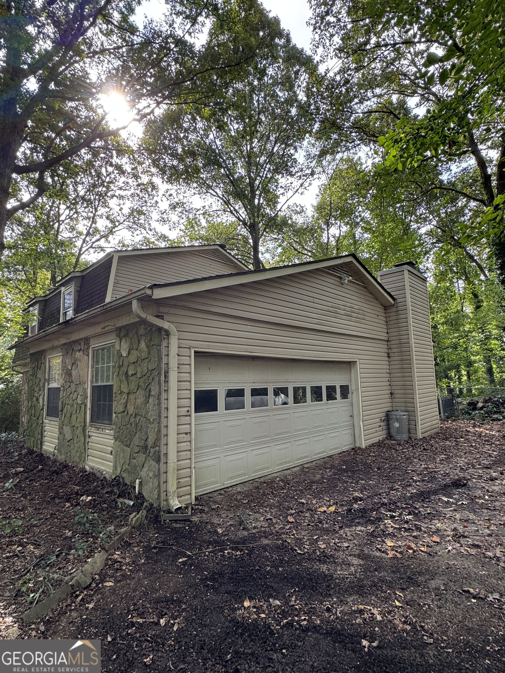 201 Hunting Creek DR