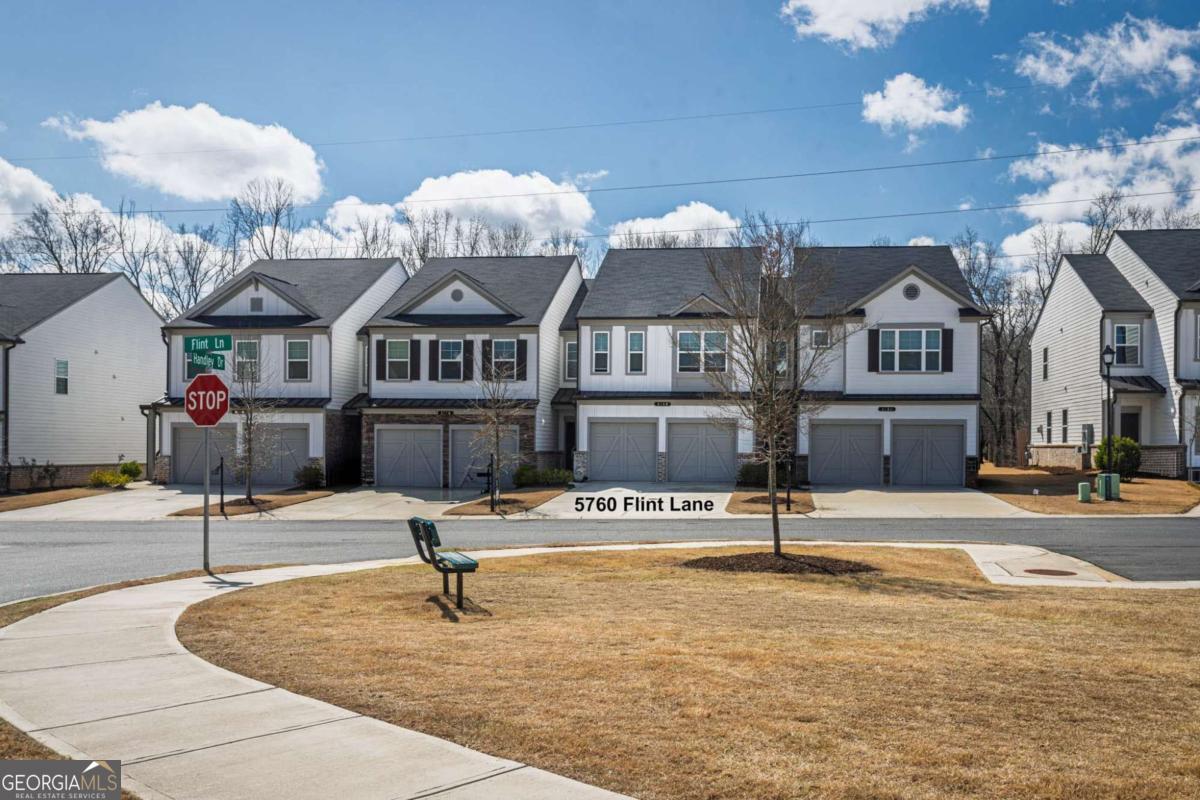 5760 Flint LN