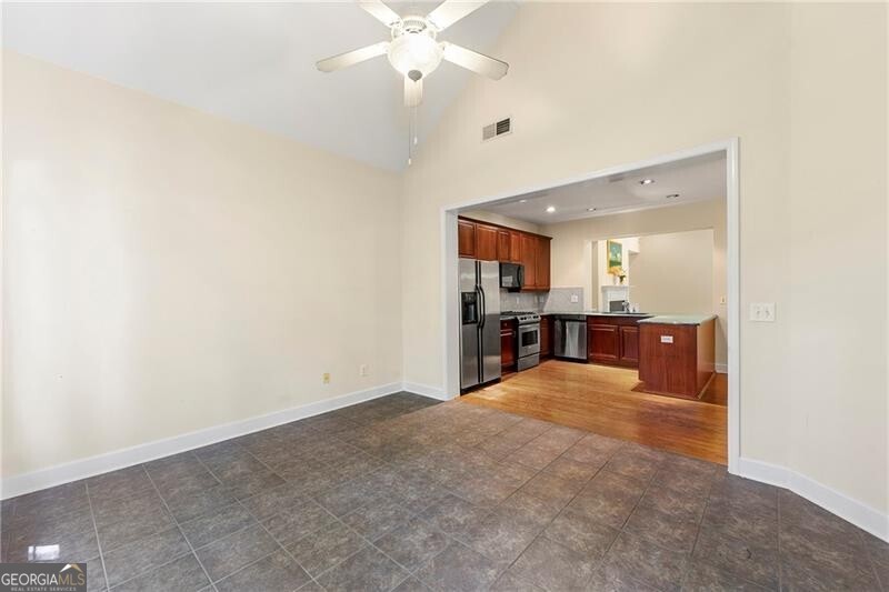 MaCland Square - Residential