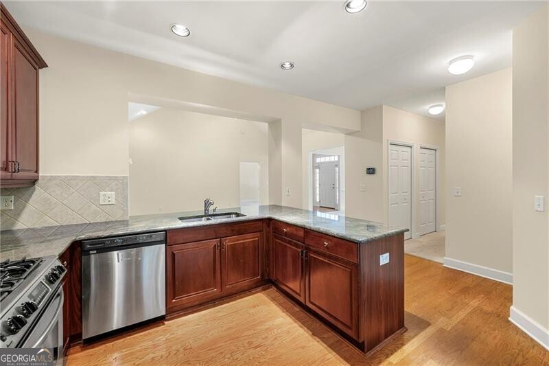 MaCland Square - Residential