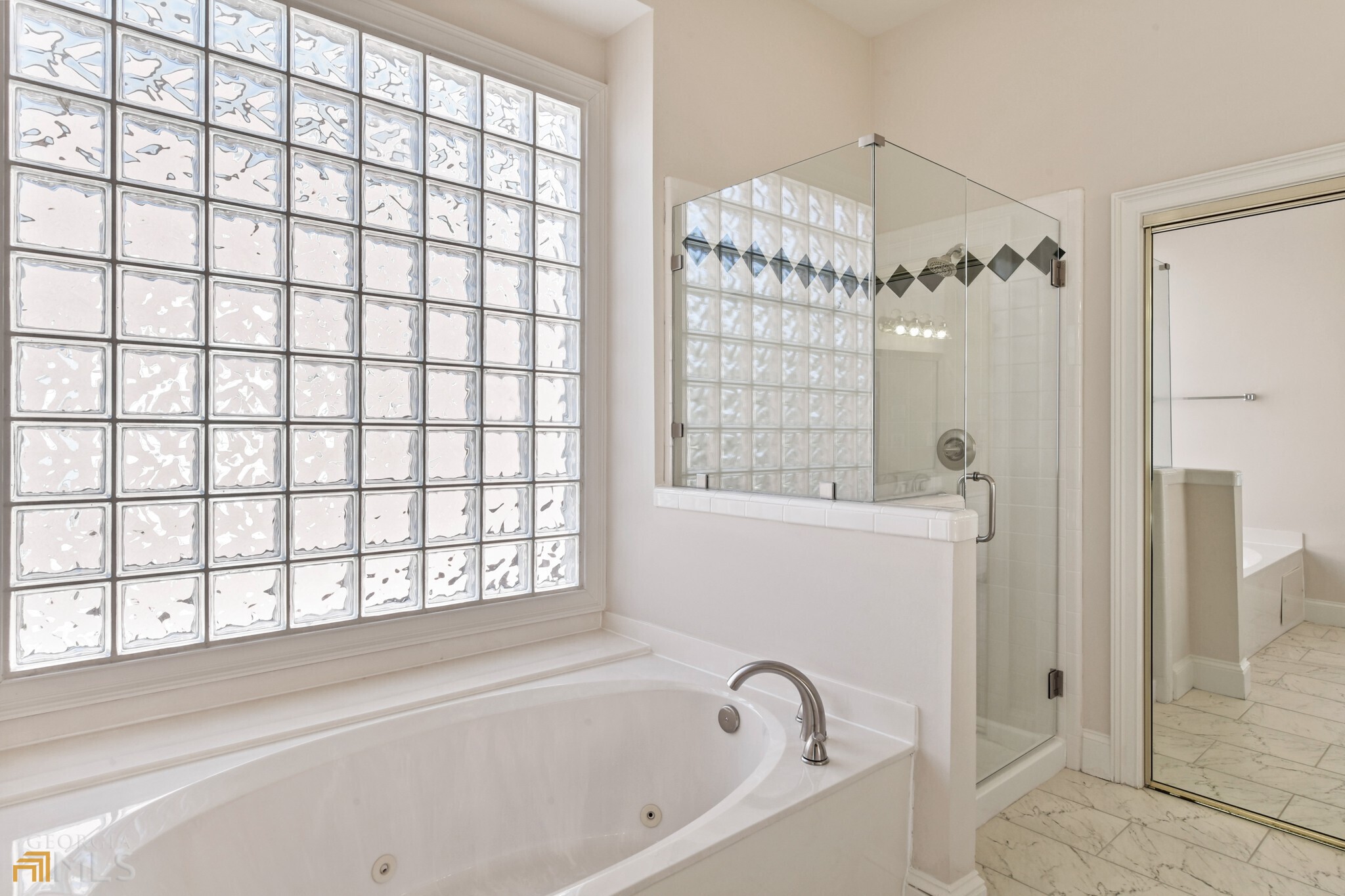 Windsor At Peachtree - Residential