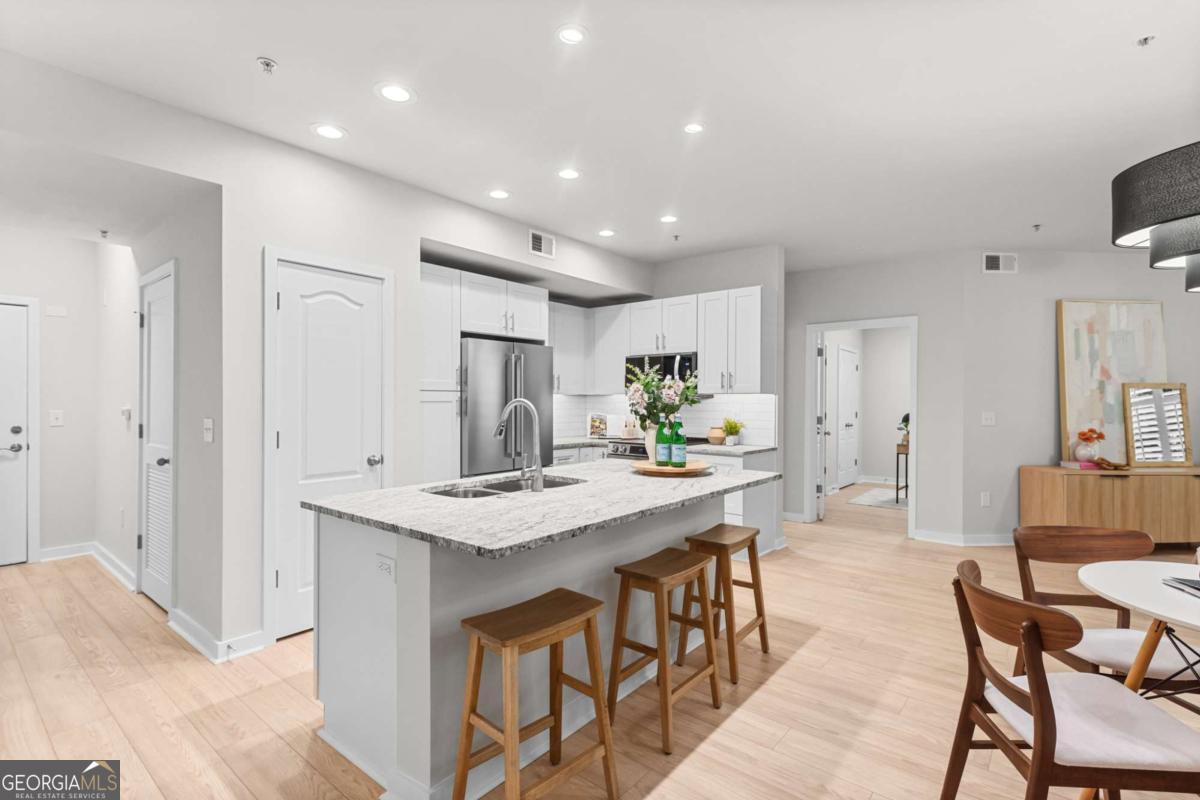 390 17th ST NW 2044