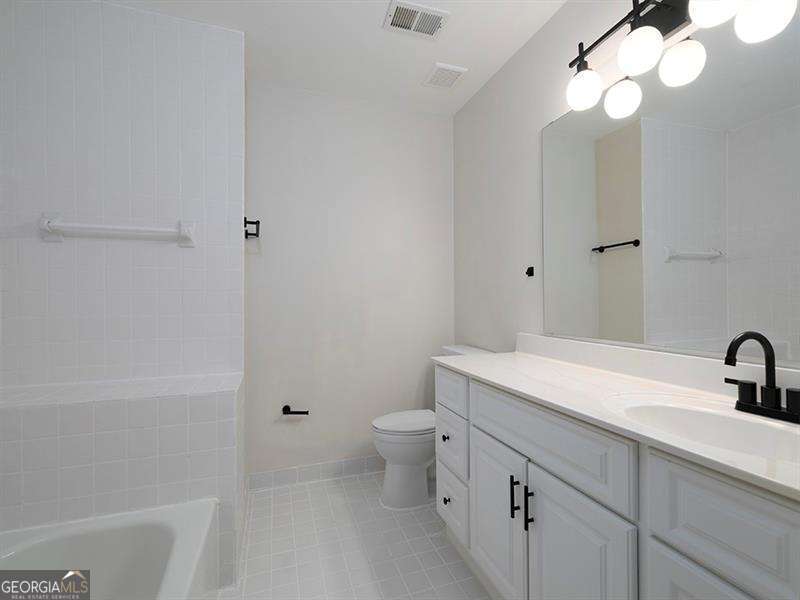 Hamptons Of Olde Towne - Residential