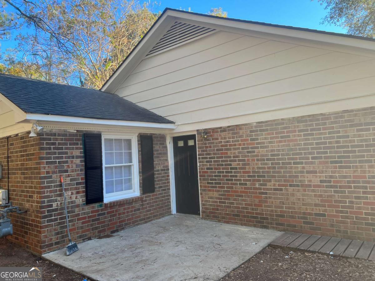 355 Jockey Club DR