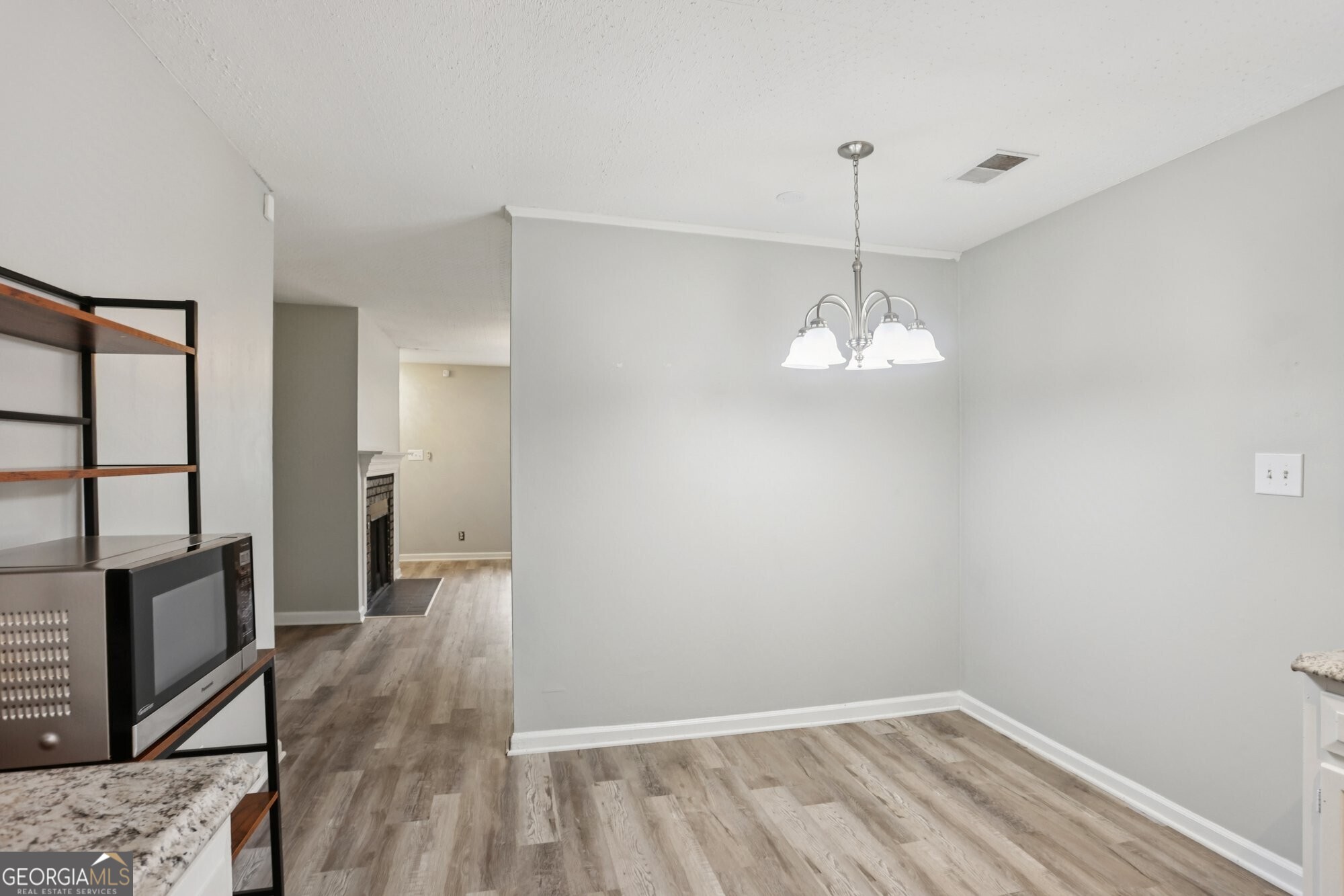 106 Westland CT SW