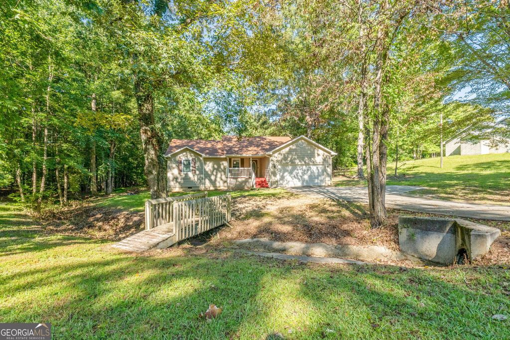 Photo of 125 Pinewood Drive, Senoia, GA 30276 (MLS # 10652132)