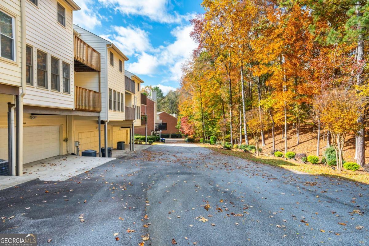 Holcomb Springs - Residential