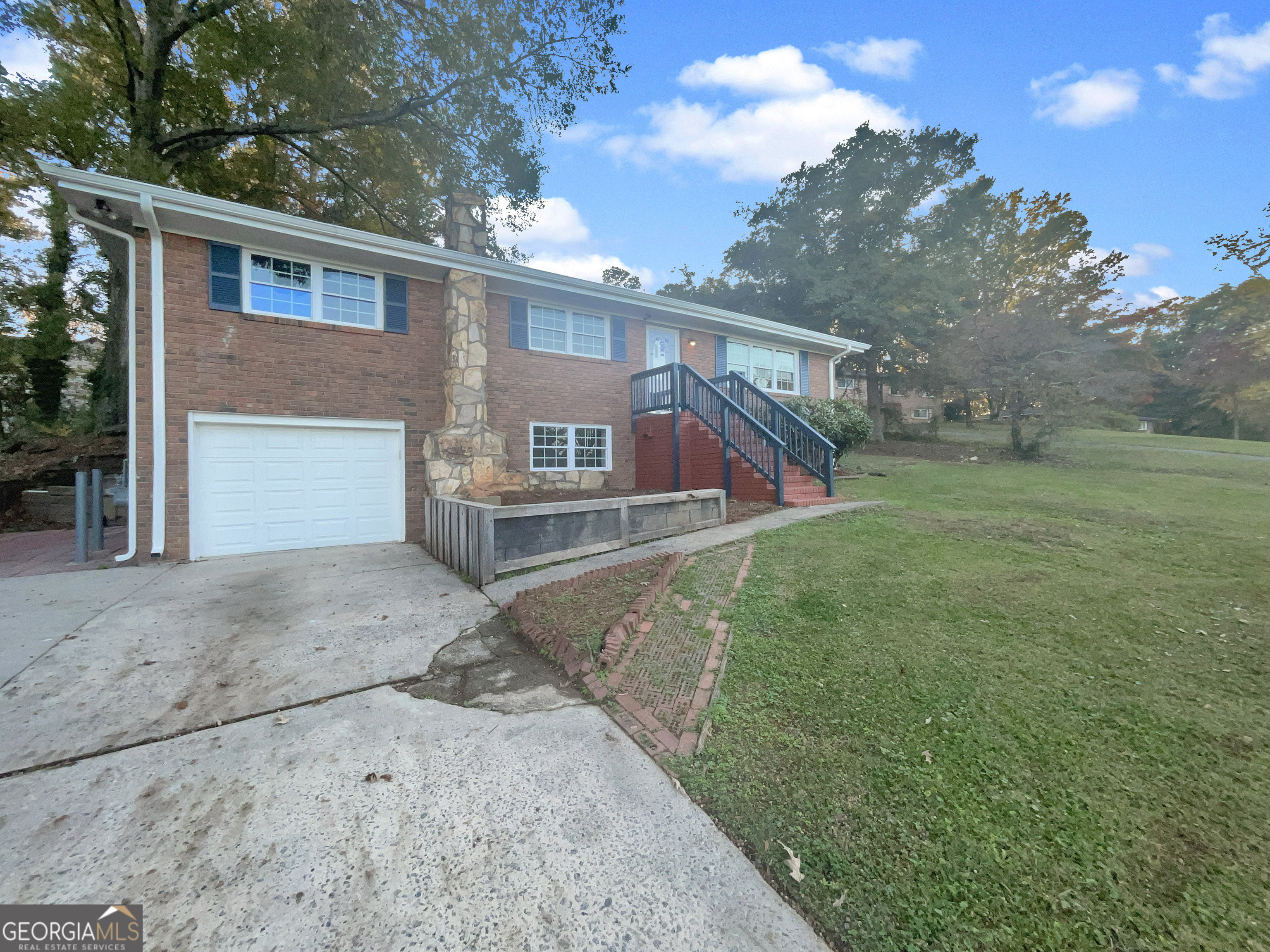 Photo 1 of 20 — 692 Suholden CIR, Marietta, GA 30066