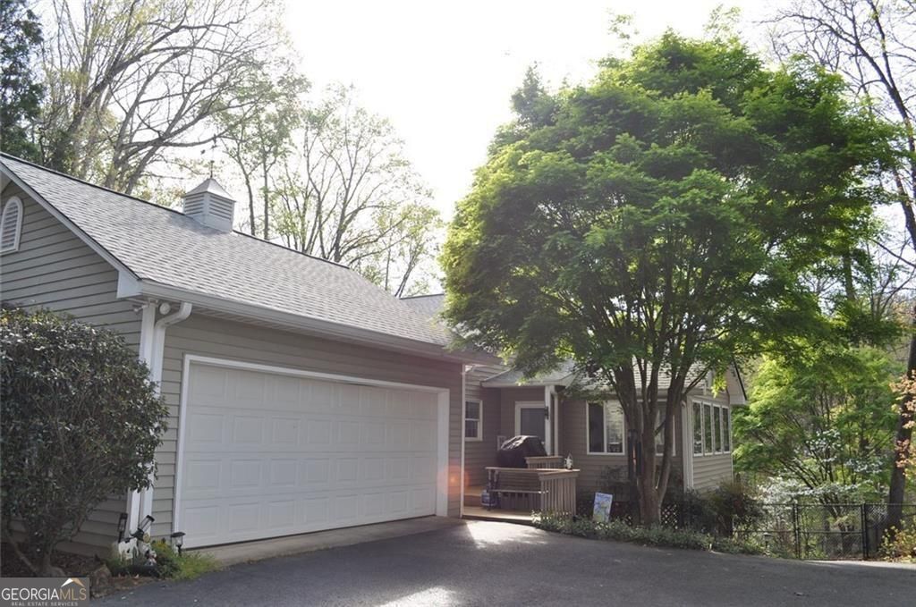 731 Hidden Lakes TRL