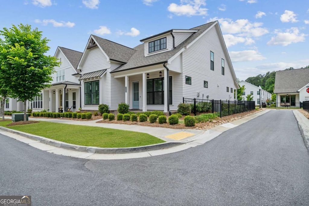 Photo of 1053 Harvest Park Lane, Suwanee, GA 30024 (MLS # 10760062)