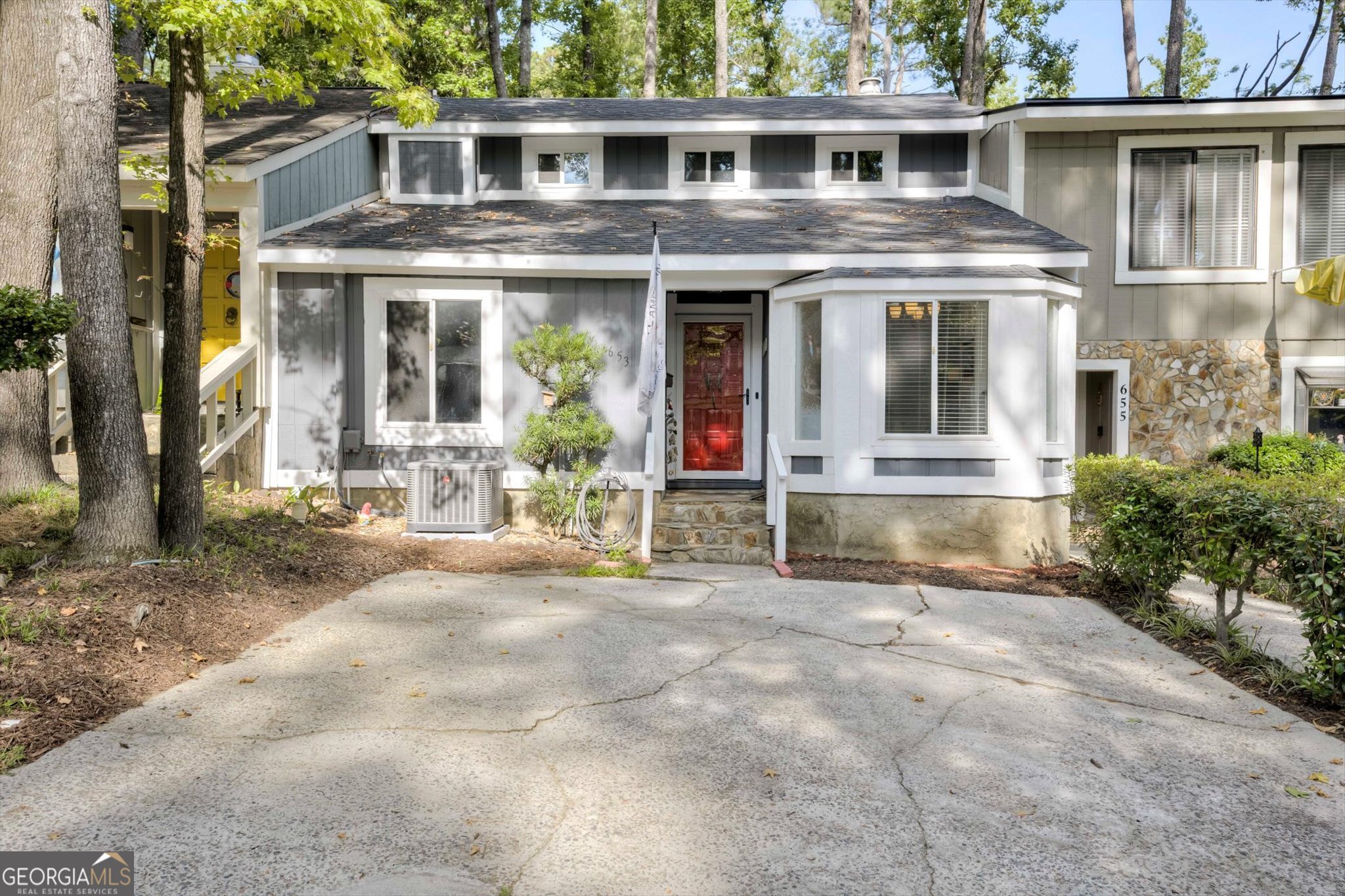 653 Center Court DR