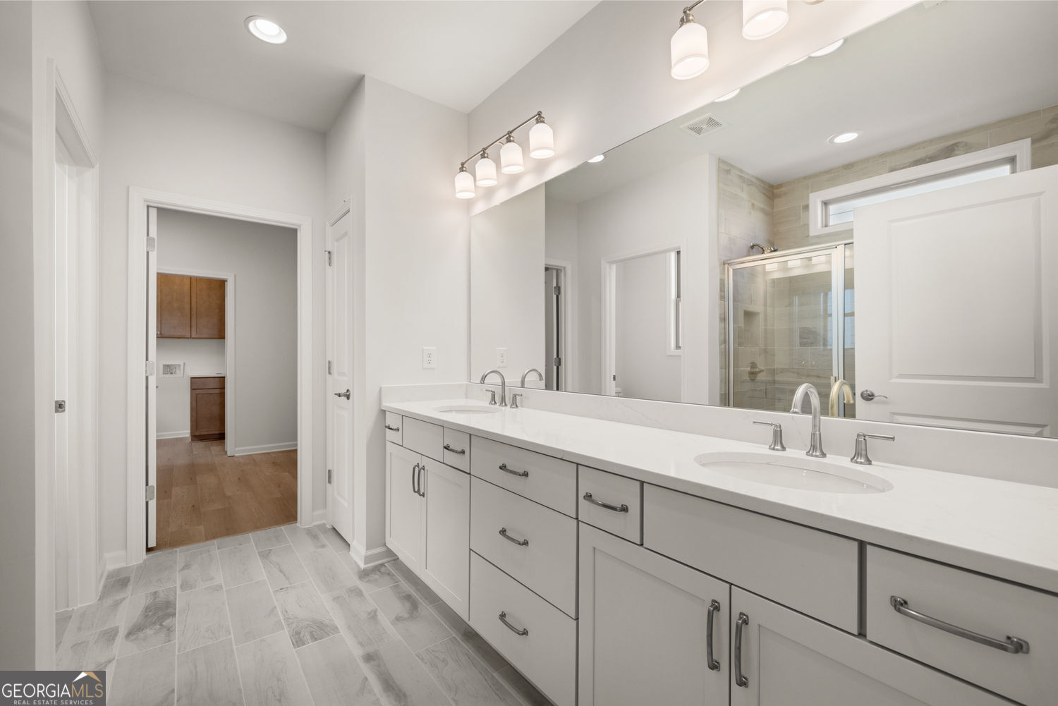 Snellville, Georgia 30078, United States, 2 Bedrooms Bedrooms, ,2 BathroomsBathrooms,Residential,Active,160109