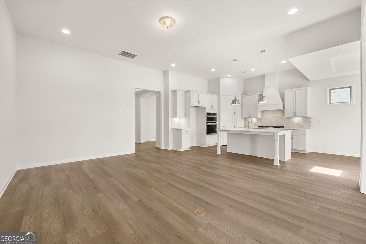 Snellville, Georgia 30078, United States, 2 Bedrooms Bedrooms, ,2 BathroomsBathrooms,Residential,Active,160109