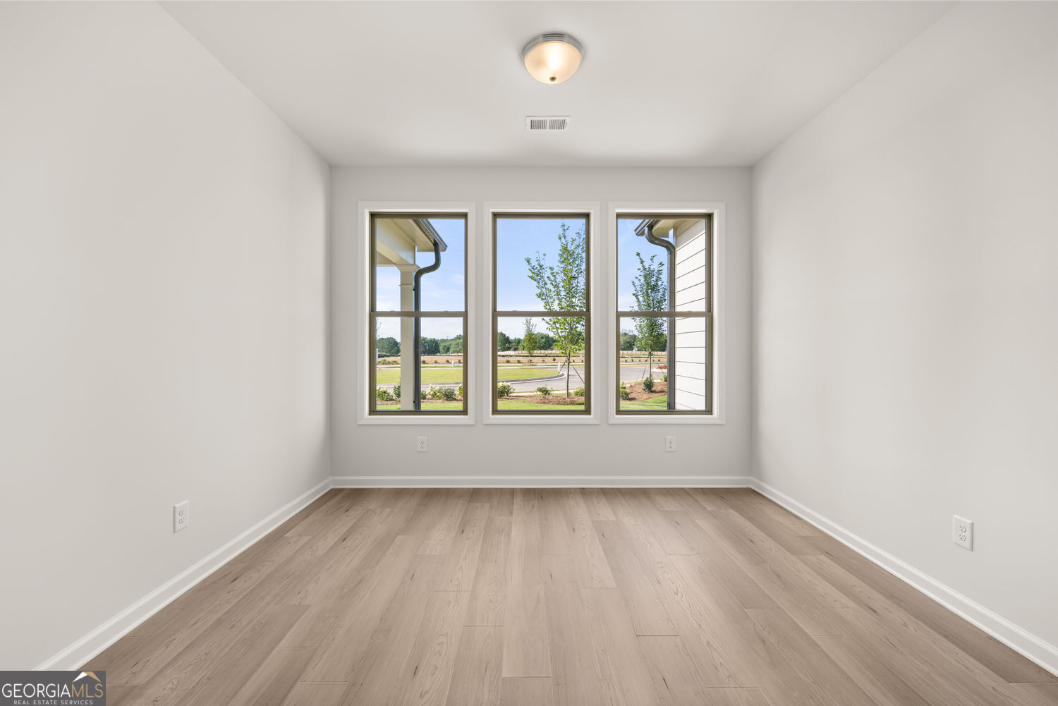 Snellville, Georgia 30078, United States, 2 Bedrooms Bedrooms, ,2 BathroomsBathrooms,Residential,Active,160109