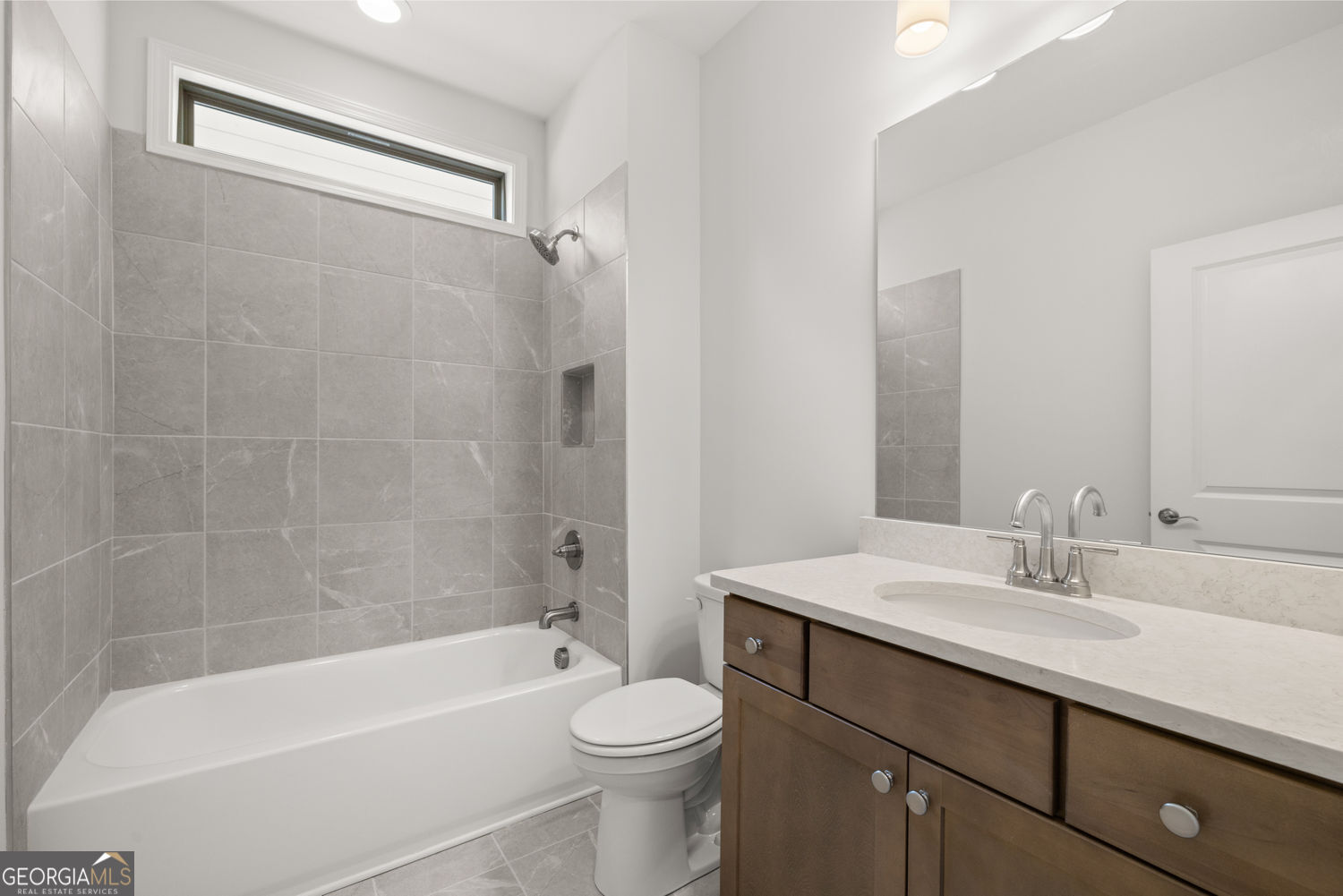 Snellville, Georgia 30078, United States, 2 Bedrooms Bedrooms, ,2 BathroomsBathrooms,Residential,Active,160109