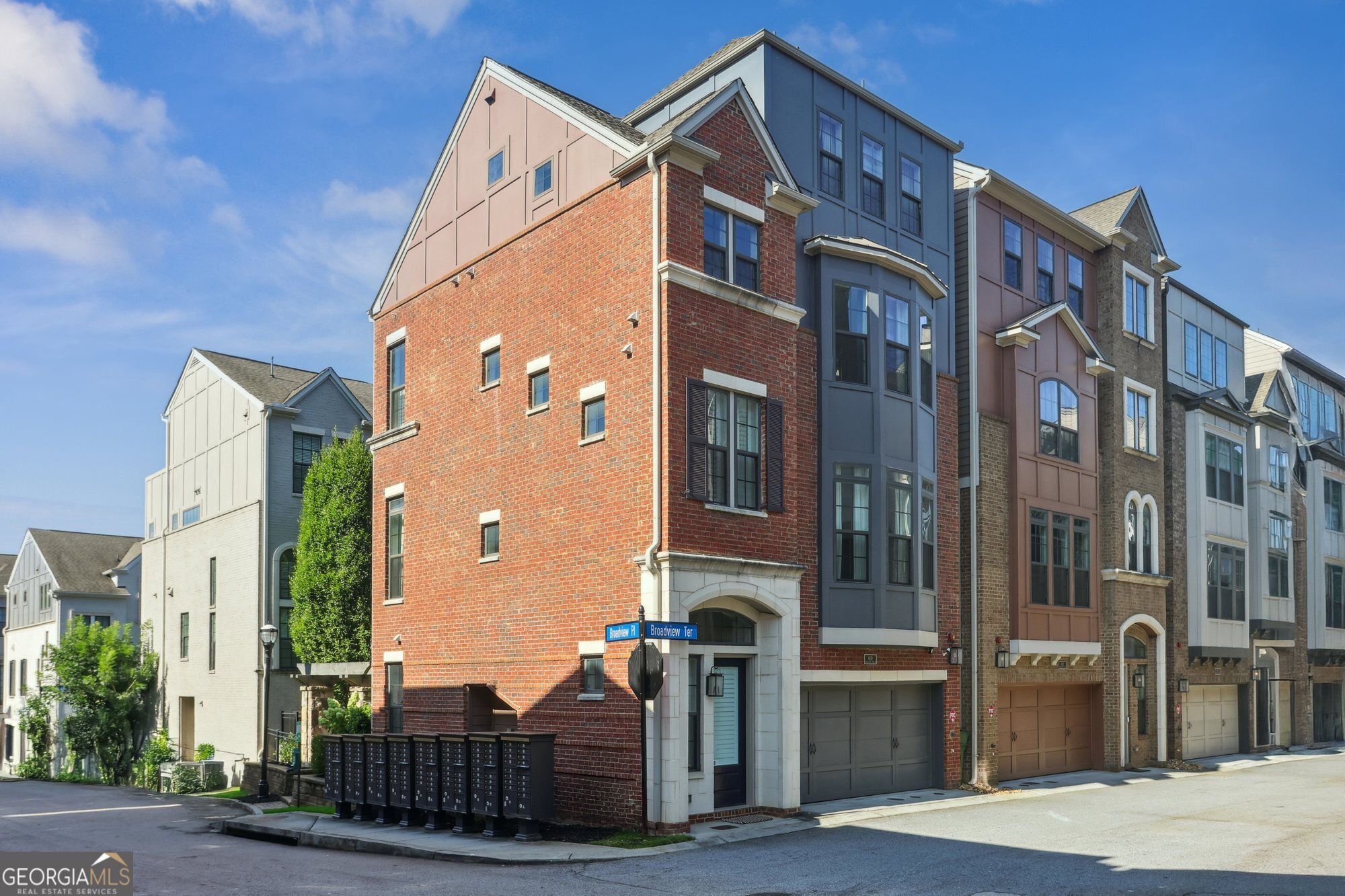 600 Broadview TER NE
