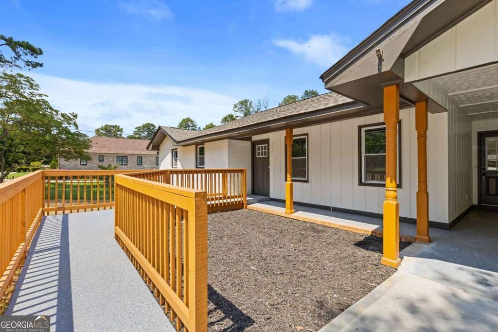Photo of 214 Lester Road NW, Lawrenceville, GA 30044 (MLS # 10826712)