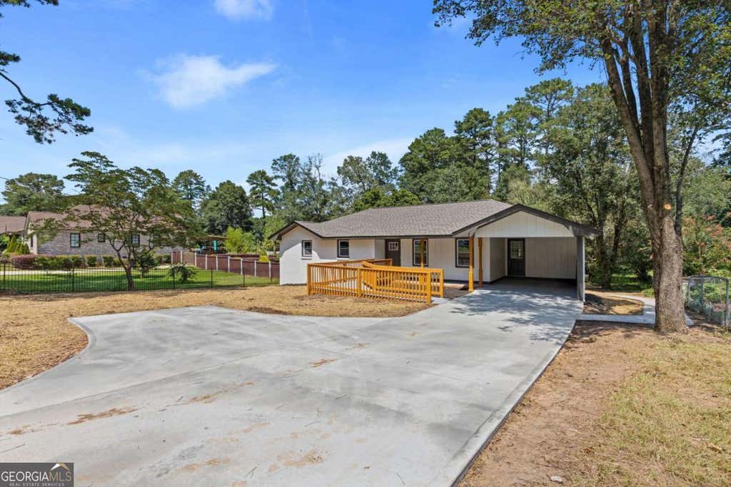Photo of 214 Lester Road NW, Lawrenceville, GA 30044 (MLS # 10826712)