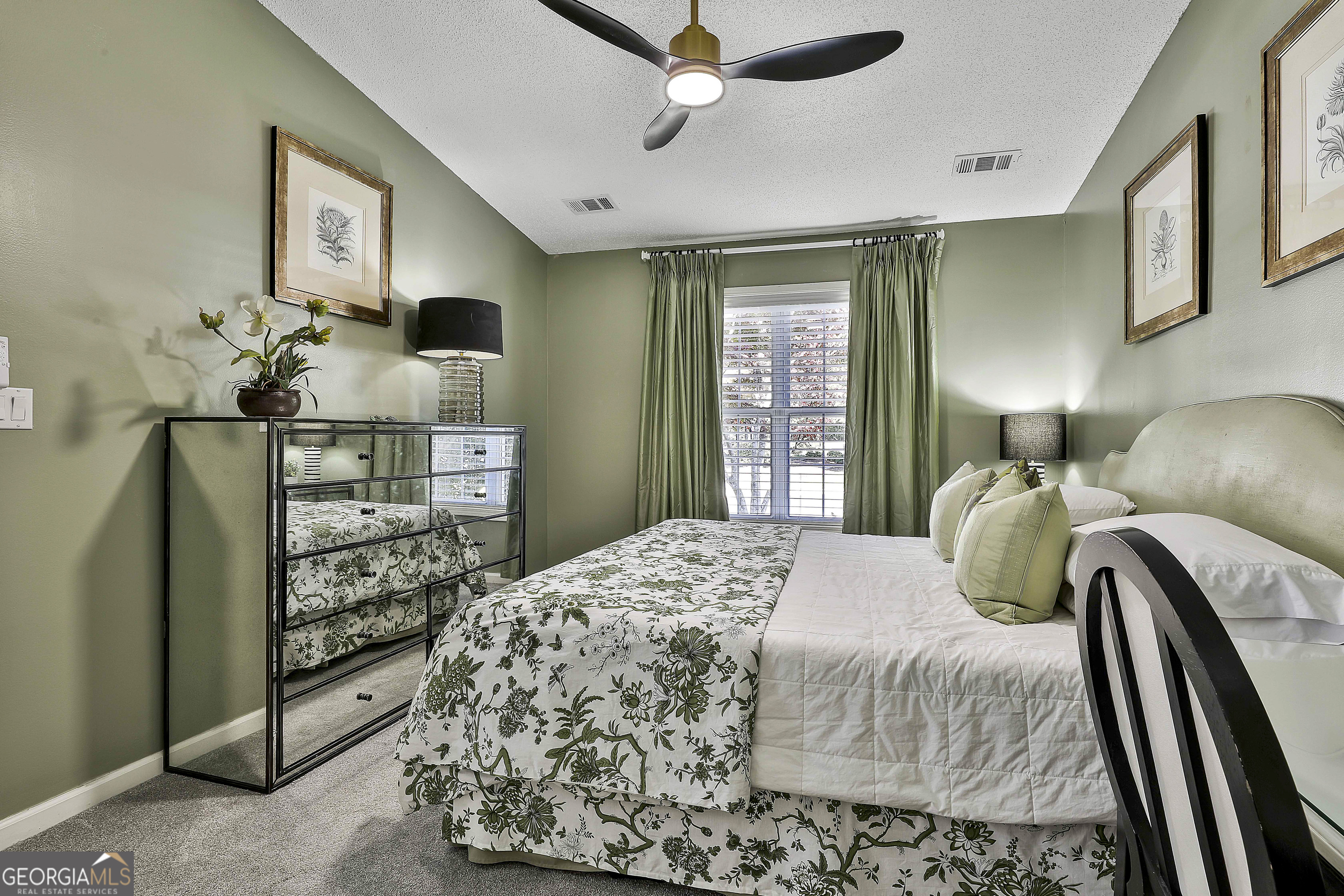 Peachtree City, Georgia 30269, United States, 2 Bedrooms Bedrooms, ,2 BathroomsBathrooms,Residential,Active,238110