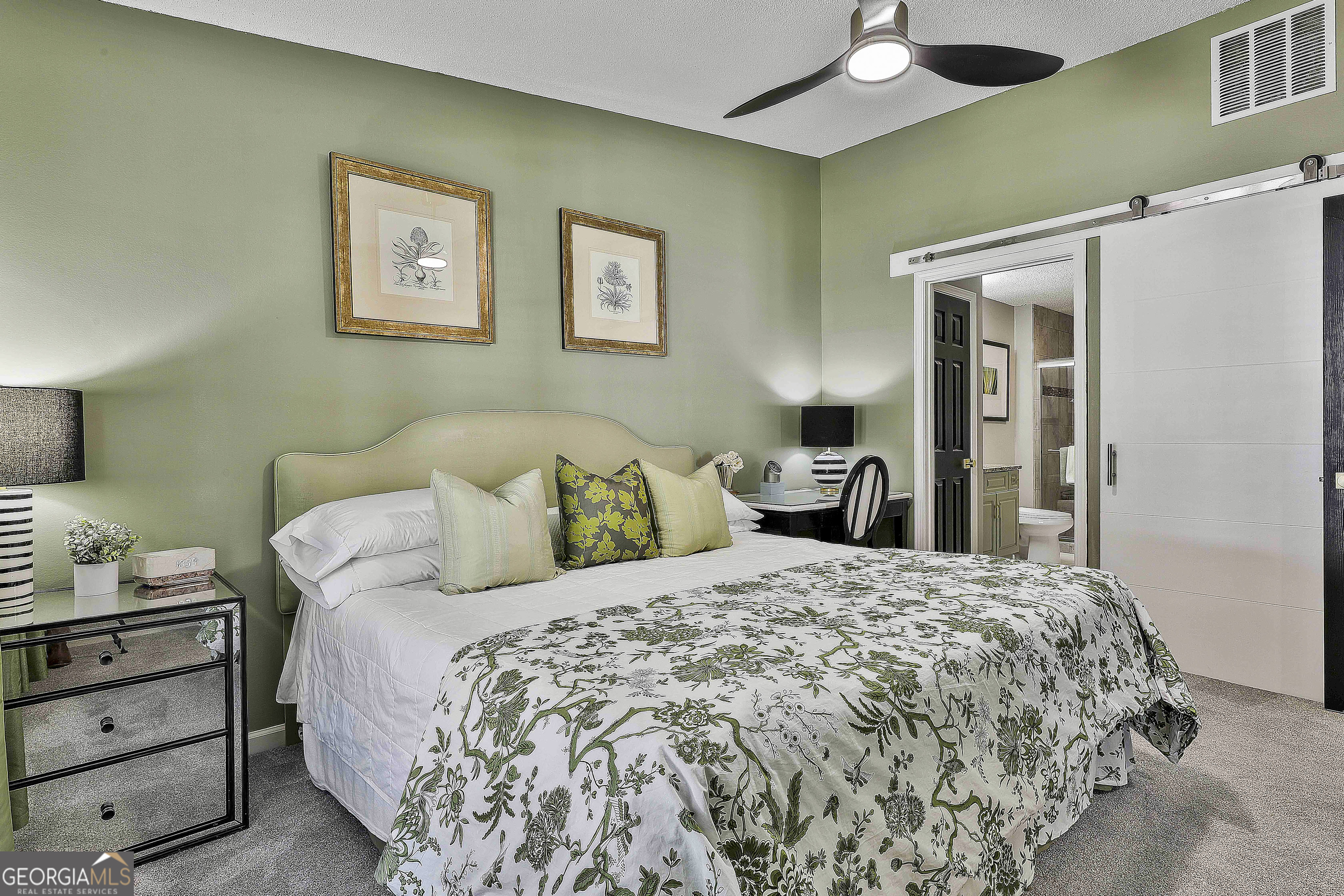 Peachtree City, Georgia 30269, United States, 2 Bedrooms Bedrooms, ,2 BathroomsBathrooms,Residential,Active,238110