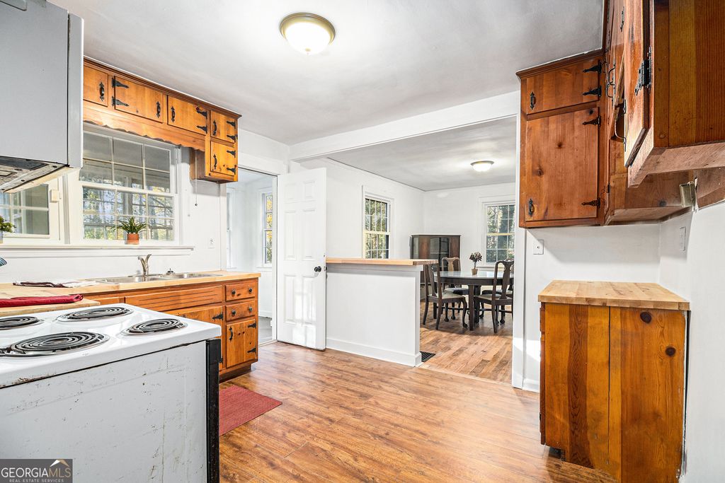 Photo of 814 S Jolly Avenue, Clarkston, GA 30021 (MLS # 10700371)