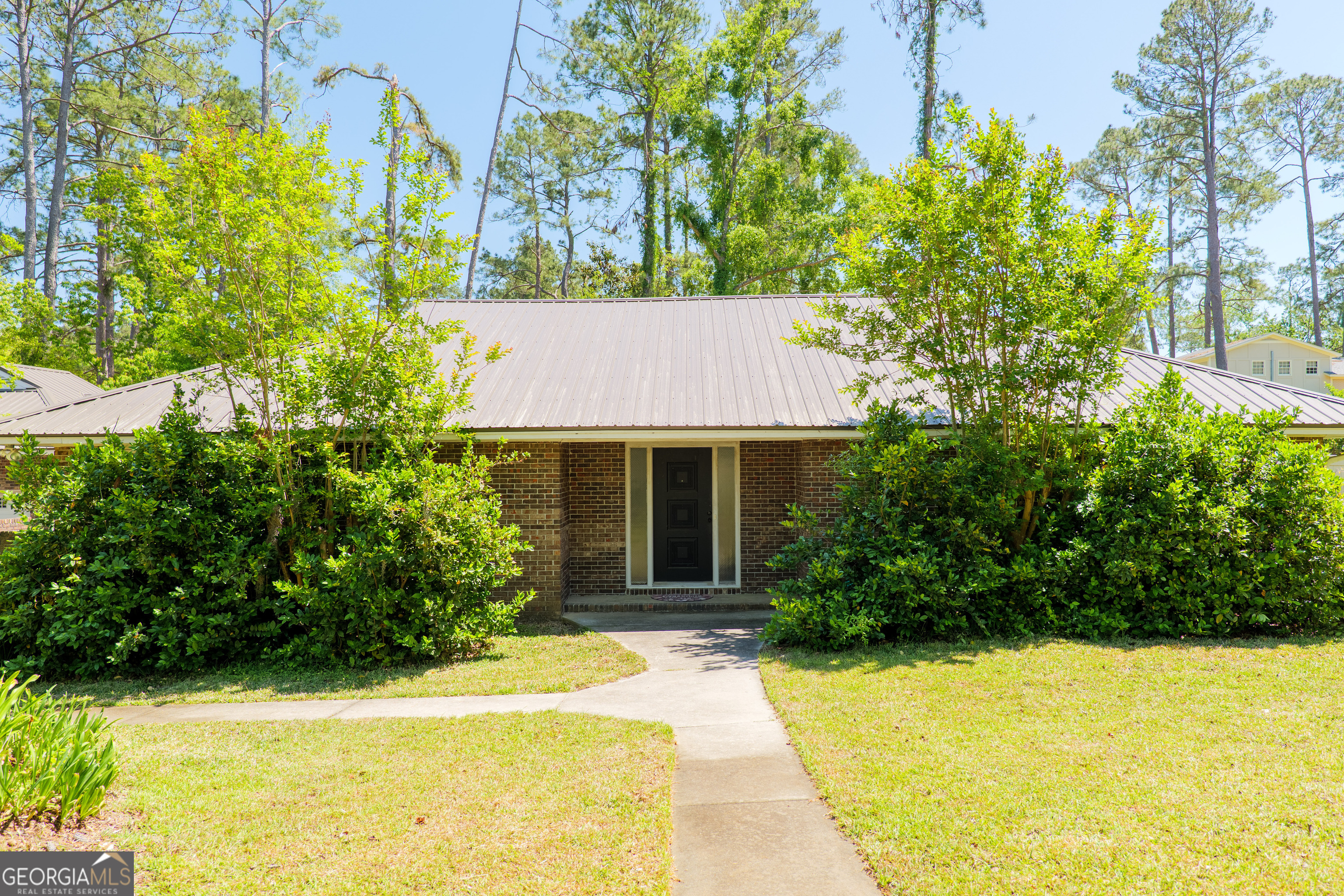 2303 Riverhill DR