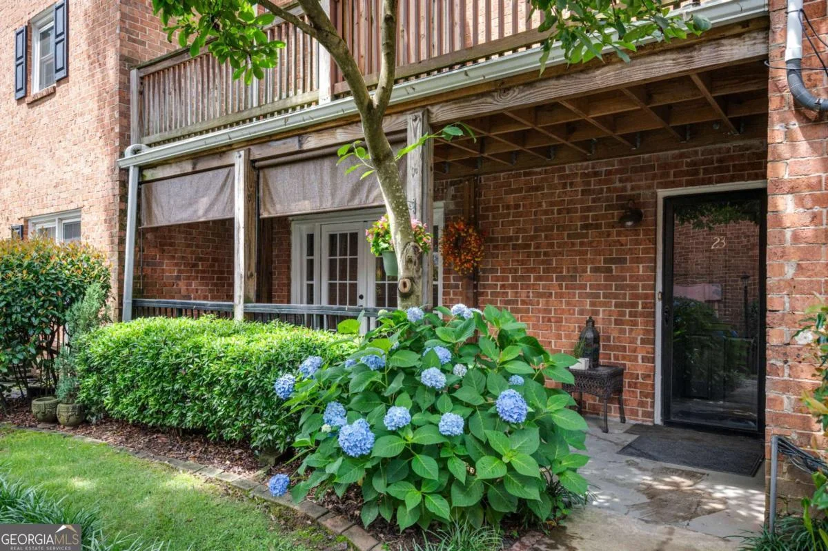 6520 Roswell Road Unit 23