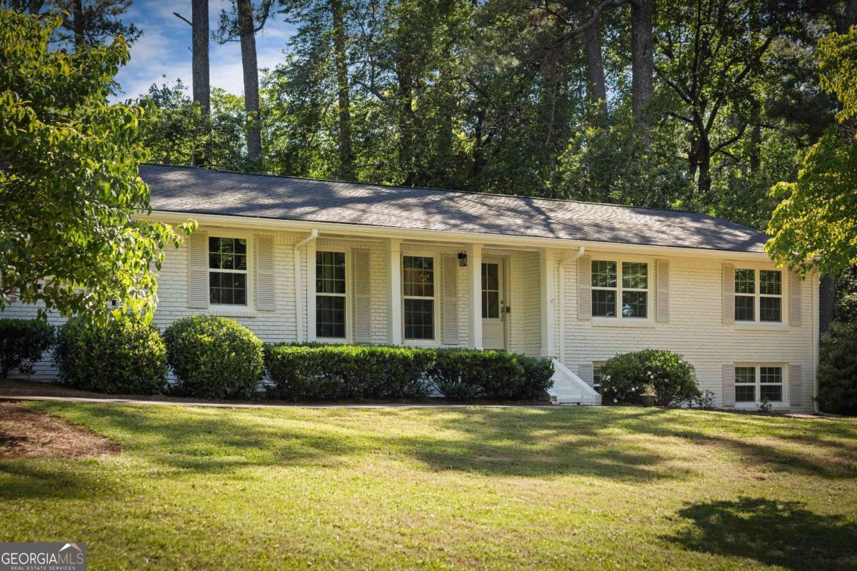 1677 Rochelle DR