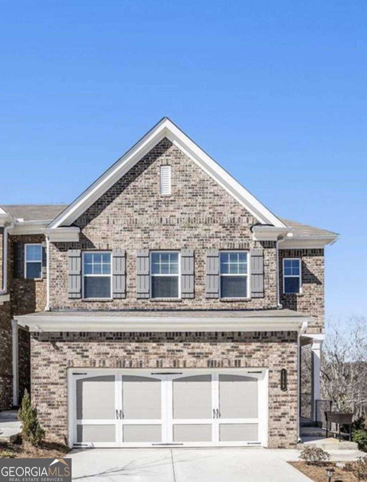 Beautiful END-UNIT Townhome for Lease 3 Beds, 2.5 Baths Unfinished Basement Available Early October Located in the heart of Cumming, GA - Just minutes from GA-400, shopping, dining, and entertainment! Don't miss this wonderful opportunity to lease a stunning end-unit townhome in one of Cumming's most sought-after communities - Cannon Place. Property Highlights: 3 Bedrooms 2.5 Bathrooms Unfinished basement with over 820 sq. ft. - perfect for storage or future customization End-unit location offers exceptional privacy and natural light 2-car garage Interior Features: Bright, open floor plan with hardwood floors throughout the main level Gourmet kitchen with: Granite countertops Subway tile backsplash Stainless steel appliances Large center island with seating Ample cabinet space Spacious family room opens to a private back deck overlooking serene woods Dining area with a custom board & batten accent wall Upstairs: Oversized master suite with vaulted ceilings and wooded views Master bathroom with: Tile floors Double vanity Soaking tub Separate tiled shower Two additional bedrooms share a beautifully finished full bathroom Upstairs loft space - perfect for a home office, playroom, or media area Laundry room conveniently located upstairs 2" wood blinds throughout the home Community Amenities (Cannon Place): Clubhouse Swimming pool Playground Two tennis courts Fire pit Walking trails Available: First Week of October Prime Location: Quick access to GA-400, Lake Lanier, North Georgia Outlets, and top-rated schools. No rental restrictions! Contact now to schedule a showing or for more details!