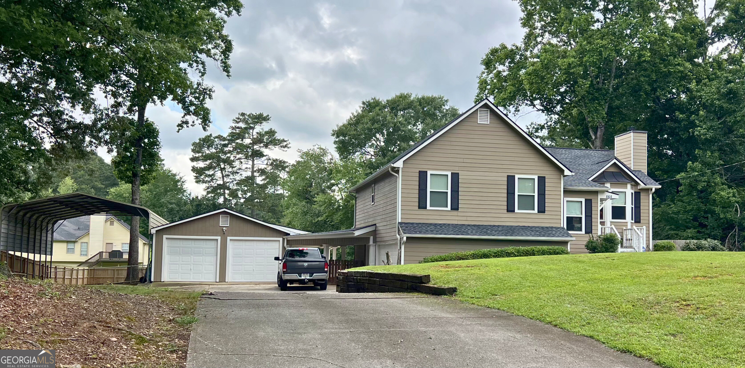 565 Scarborough RD
